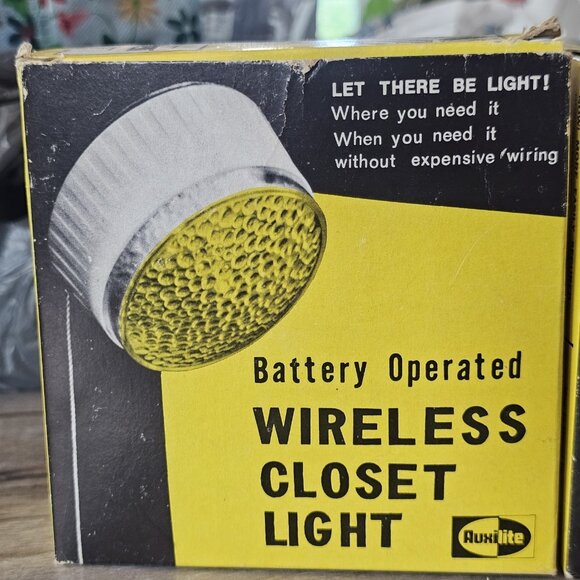 2 70s Battery Operated Wireless Closet Lights Pull Cord‎ Retro Plastic 5 Inches - Picture 2 of 11